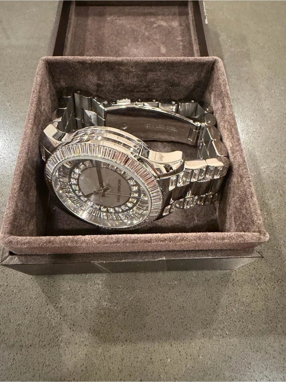 Michael Kors MK5352 Runway Crystal Silver Watch – Never Worn